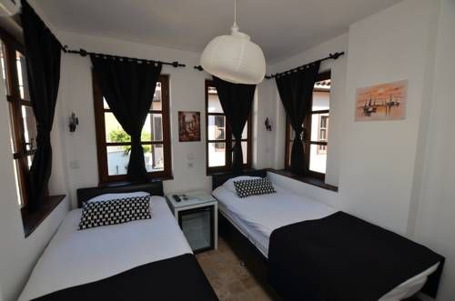 LA PALOMA HOTEL