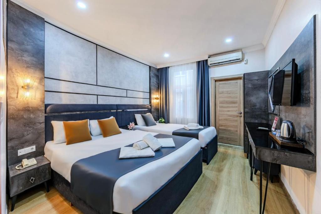 LA PAZZA SUITES