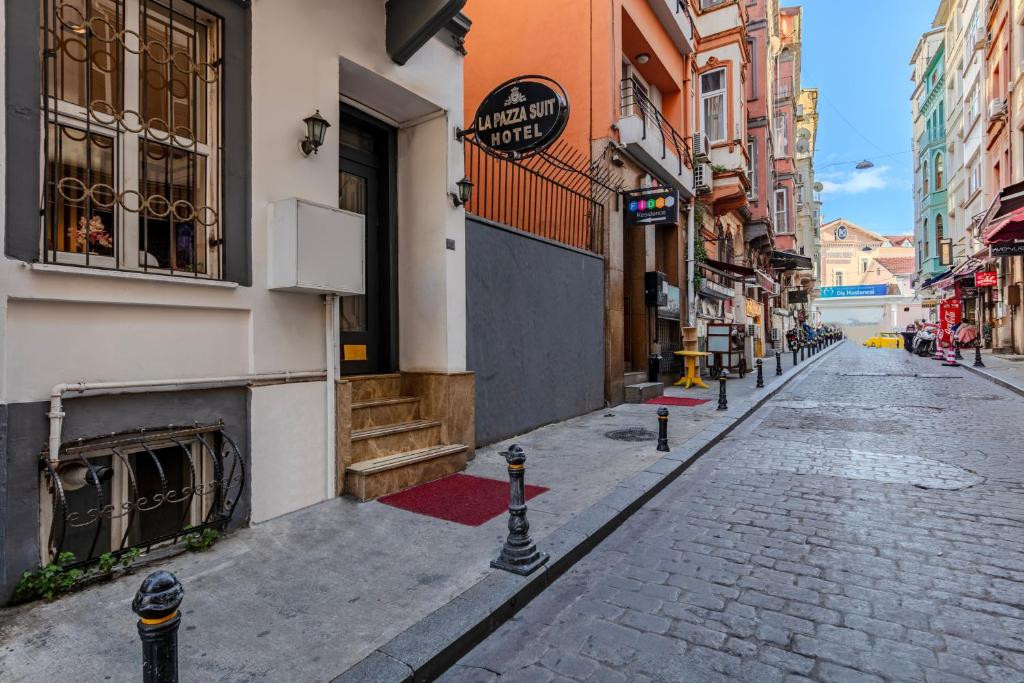 LA PAZZA SUITES фото 6