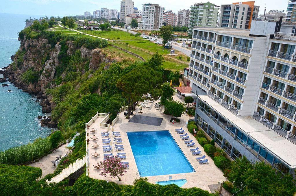 LARA HOTEL