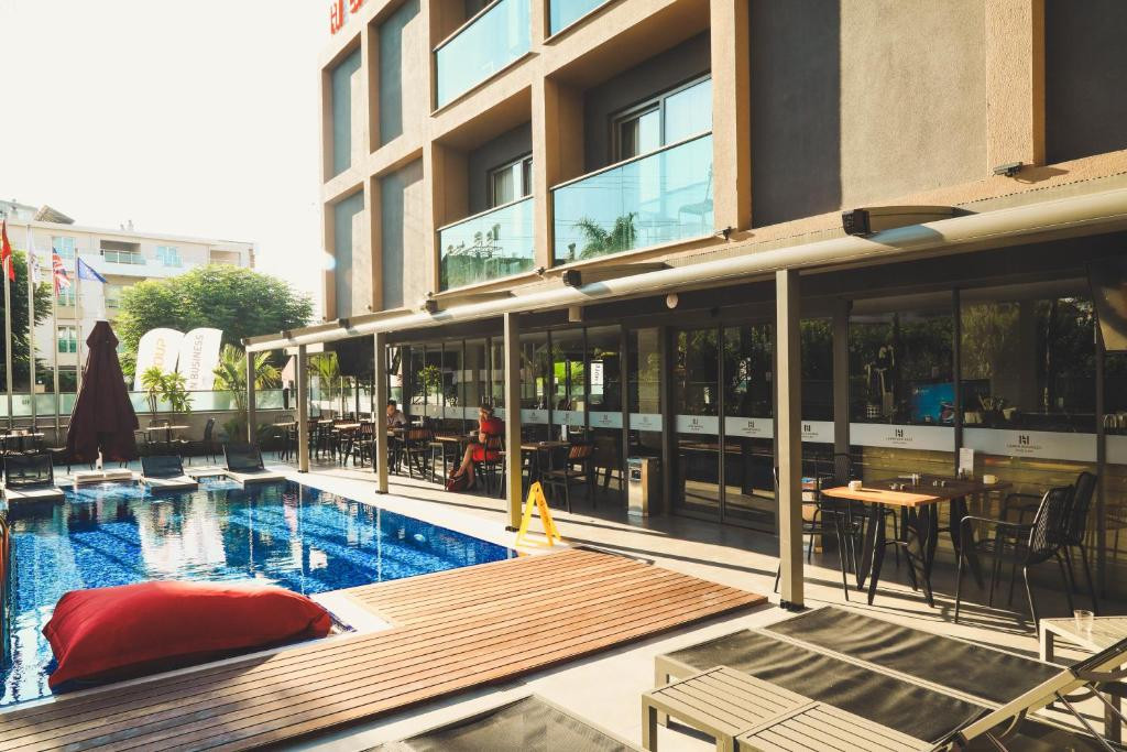 LAREN SEASIDE HOTEL & SPA (EX.LAREN BUSINESS HOTEL & SPA)
