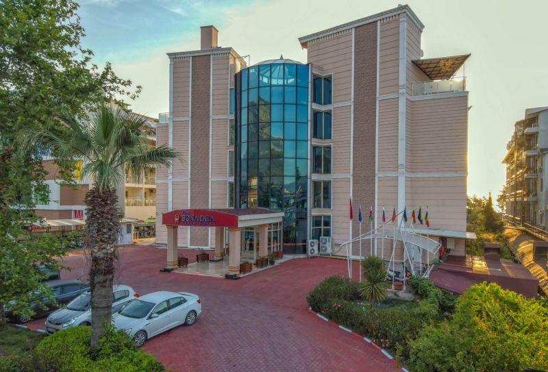 LIMS BONA DEA BEACH HOTEL