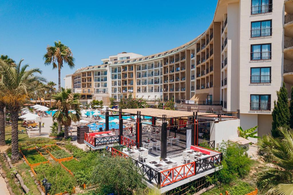 SELECTUM FAMILY COMFORT SIDE (EX. LYRA RESORT HOTEL)