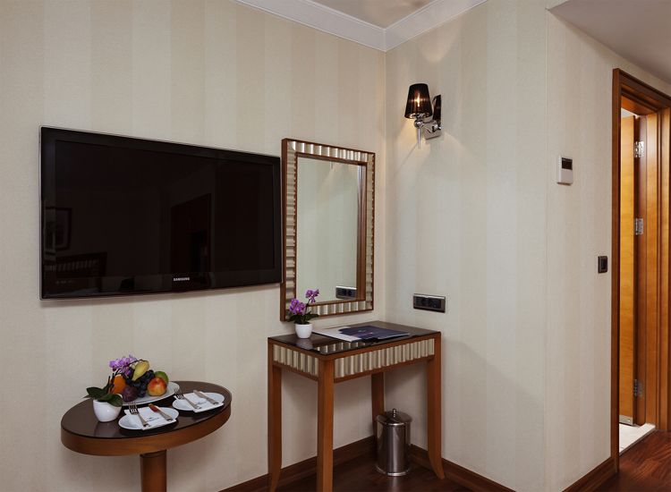 MANESOL BOUTIQUE TAKSIM фото 4