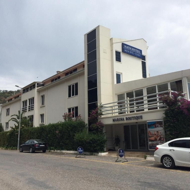 MARINA BOUTIQUE 