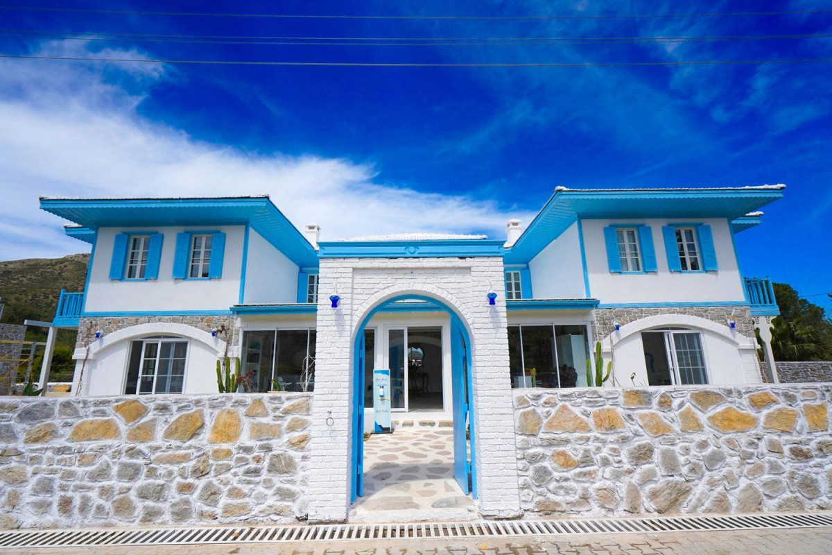 MAVI BEYAZ HIGHCLASS BOUTIQUE фото 2