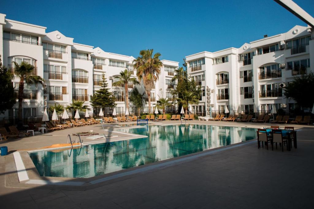 CLUB GOLF HOTEL (EX. LUCA BEACH, MAYA WORLD GOLF)