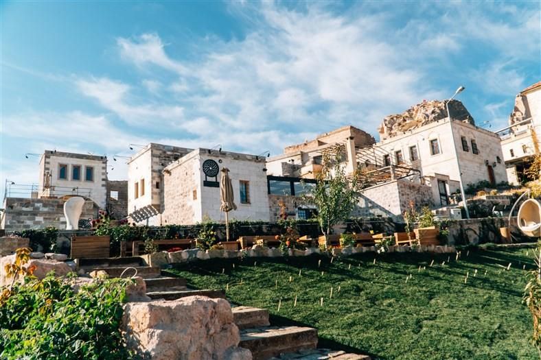 MILLSTONE CAVE SUITES HOTEL фото 2