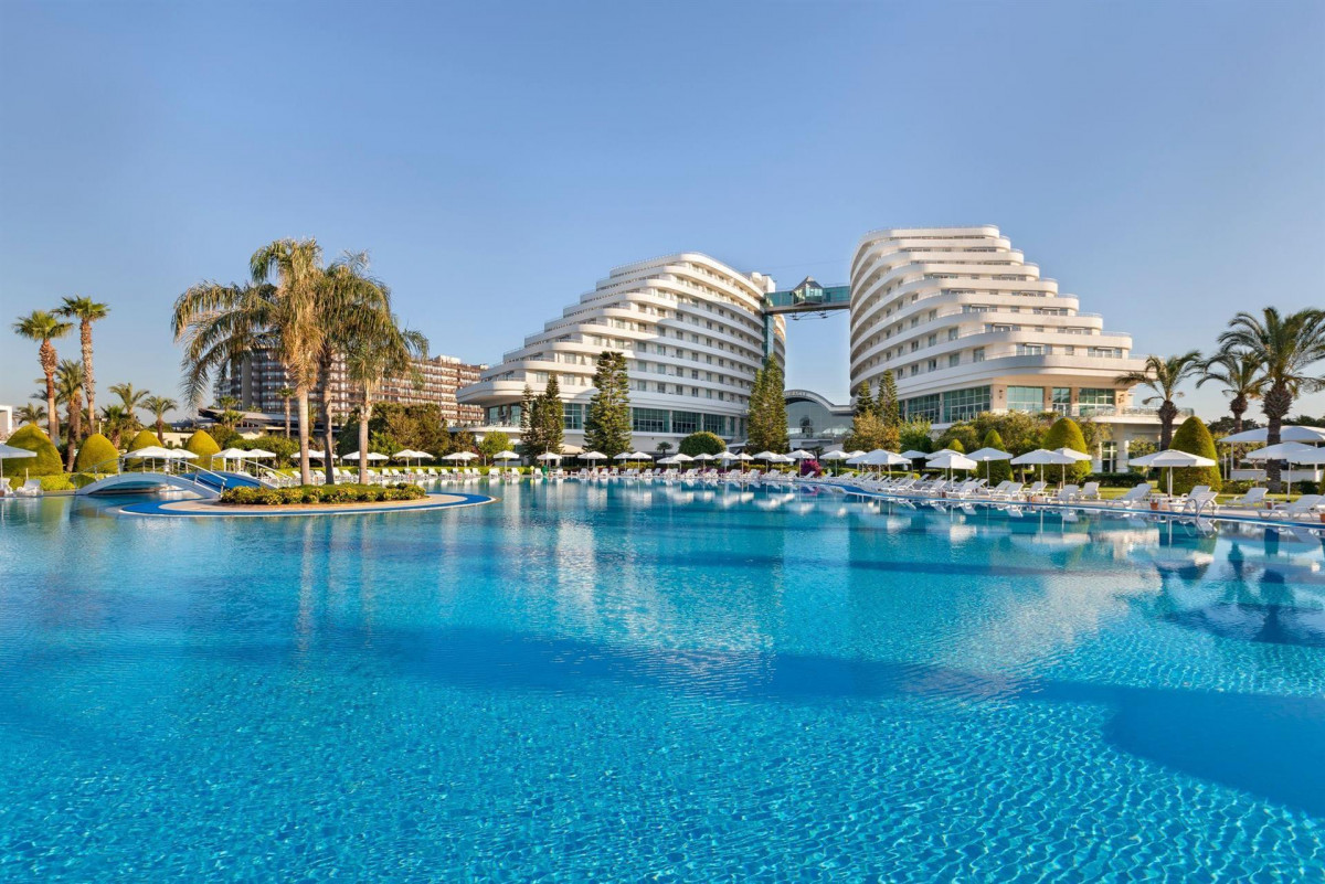 MIRACLE RESORT