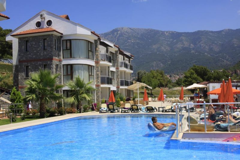 GOLDEN LIFE HEIGHTS DELUXE SUIT ADULTS ONLY 16+ фото 3