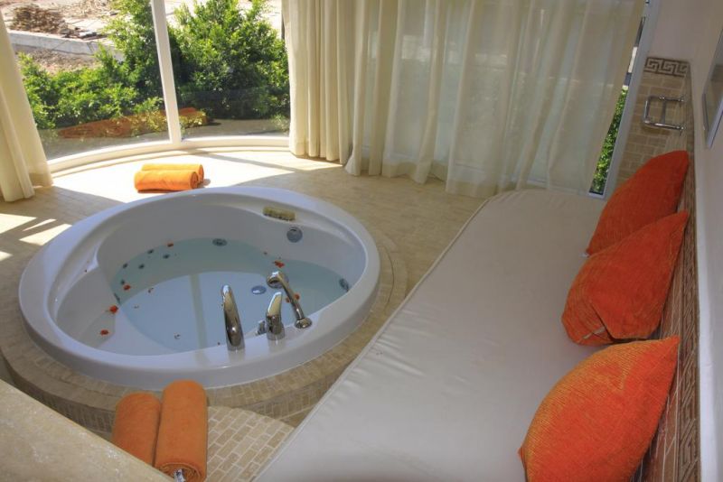 GOLDEN LIFE HEIGHTS DELUXE SUIT ADULTS ONLY 16+ фото 8