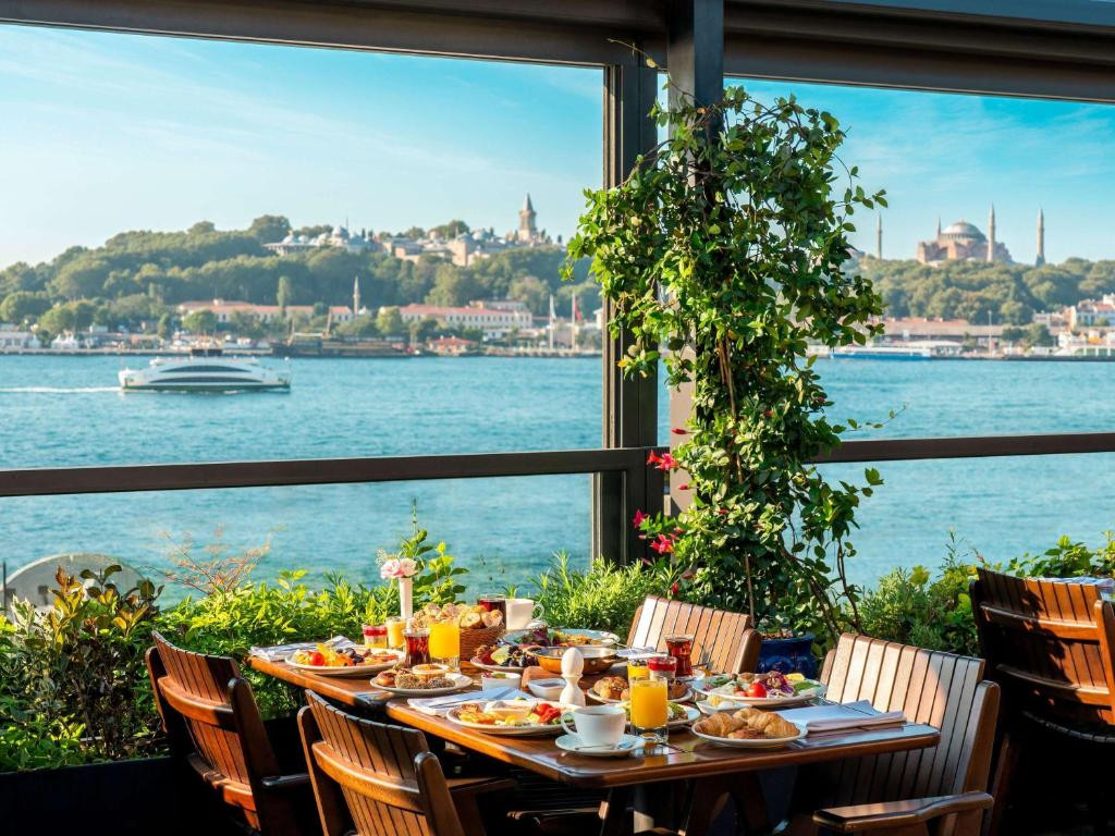 NOVOTEL ISTANBUL BOSPHORUS фото 4