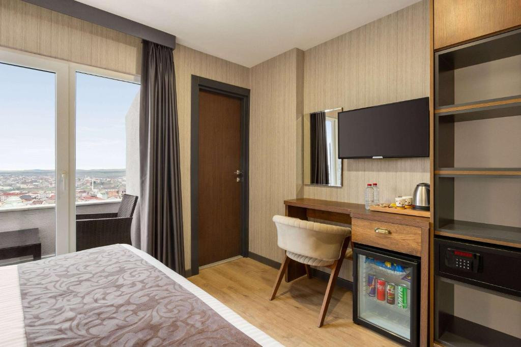 OPERLA AIROPORT HOTELS TRANDEMARK COLLECTION BY WYNDHAM фото 3