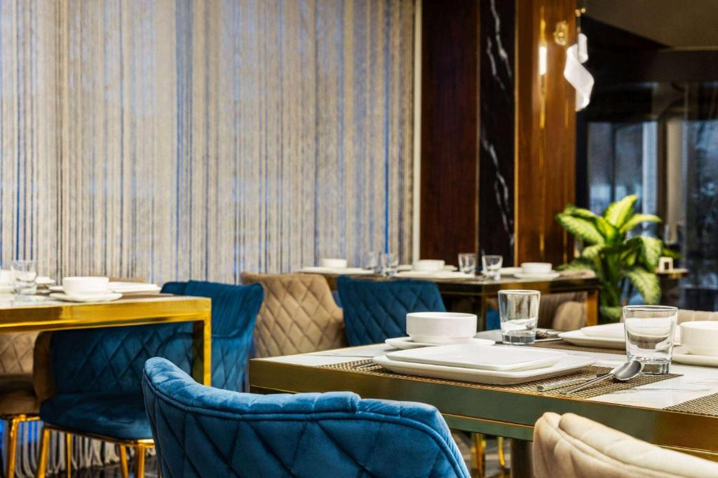 OPERLA AIROPORT HOTELS TRANDEMARK COLLECTION BY WYNDHAM фото 8