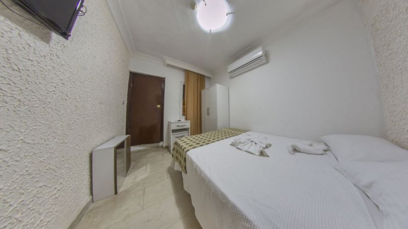 ADOS HOTEL