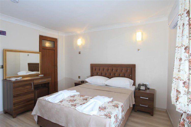REIS BEACH HOTEL фото 3