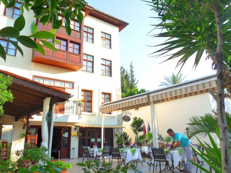 REUTLINGENHOF BOUTIQUE HOTEL