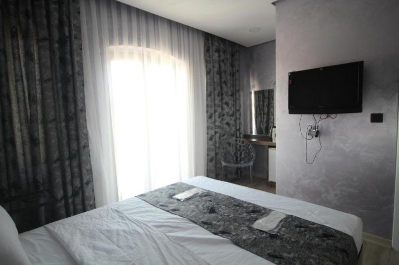 ALYON SUIT HOTEL & APART