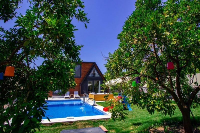 VILLA WITH POOL JACUZZI AND BACKYARD IN INLICE фото 3