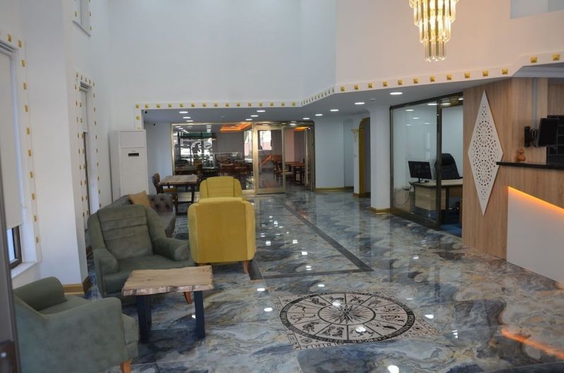 PIYES OTEL