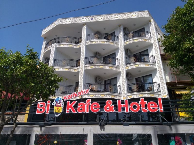 KARIKATUR BI HOTEL