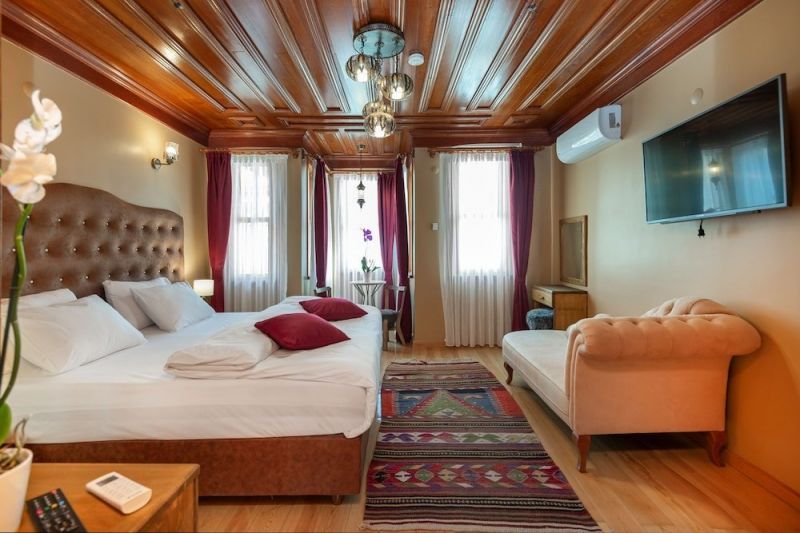 WONDER WOOD HOTEL