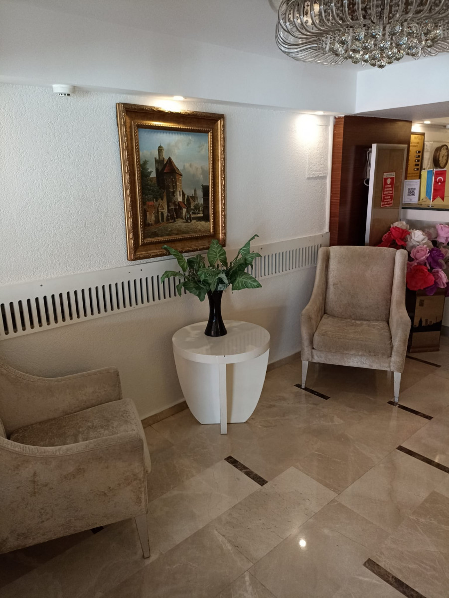 Q HOTEL LALELI 