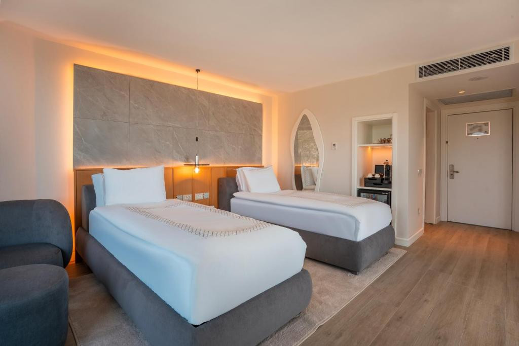QLUSIVE HOTEL (ADULTS ONLY 12+) фото 2