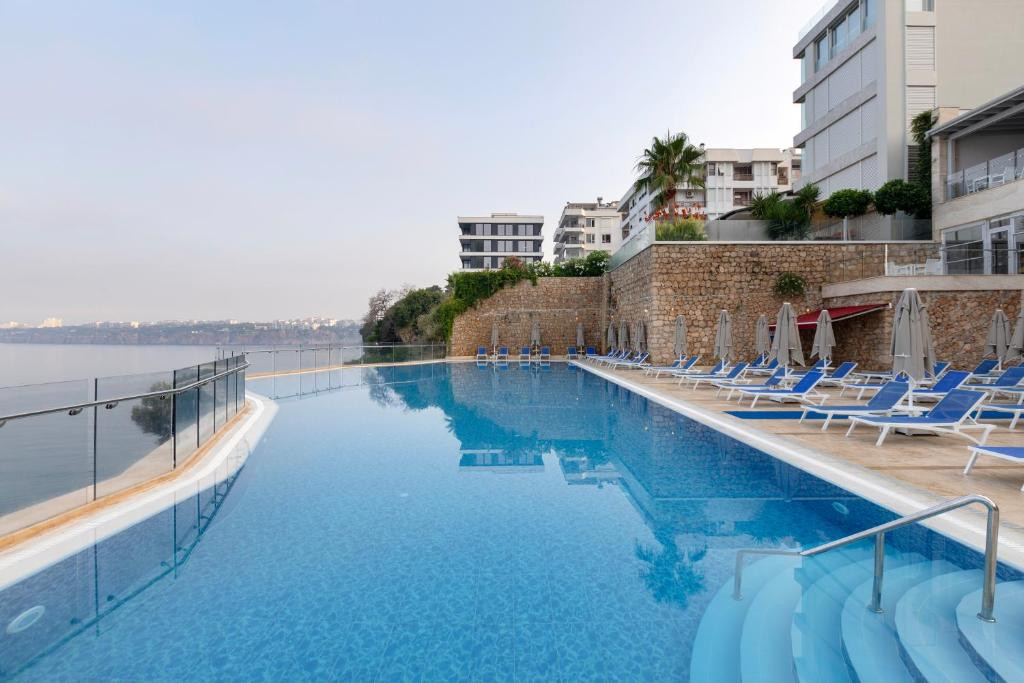 RAMADA PLAZA ANTALYA фото 2