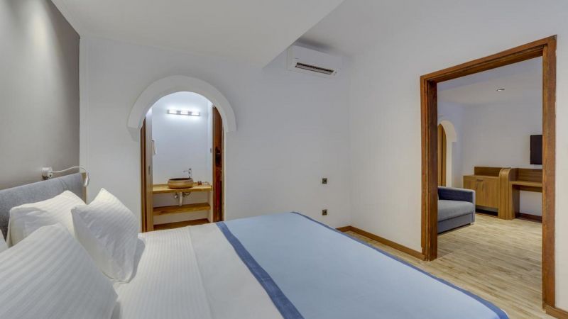 RISUS GARDEN MARINA BOUTIQUE фото 4