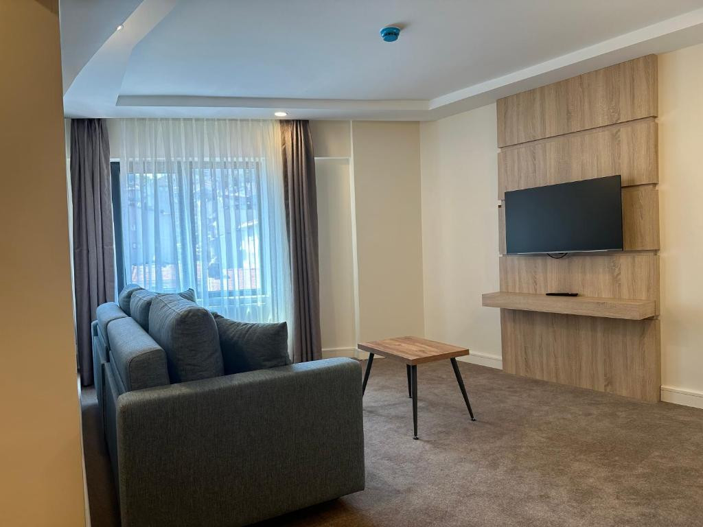 ROYS HOTEL & SUITES фото 7