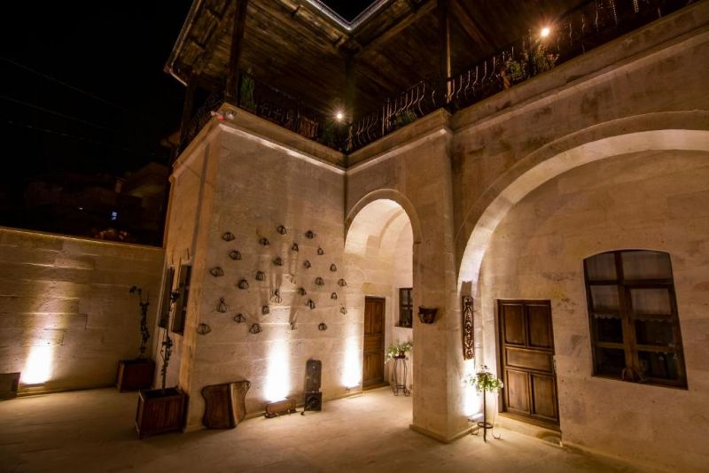 SADDLE CAVE HOTEL 