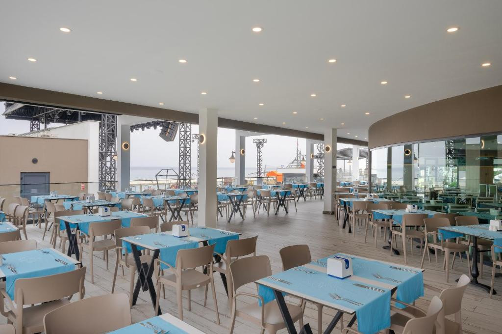 SAILORS BEACH CLUB фото 6