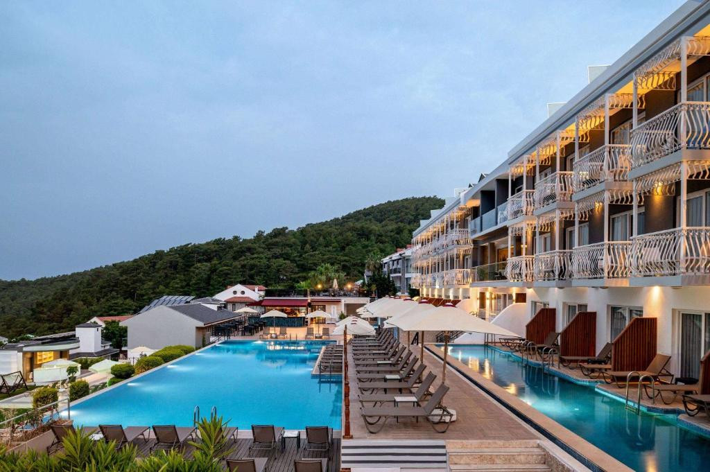 RAMADA BY WYNDHAM FETHIYE OLUDENIZ ADULTS ONLY 16+ (EX. SERTIL DELUXE)
