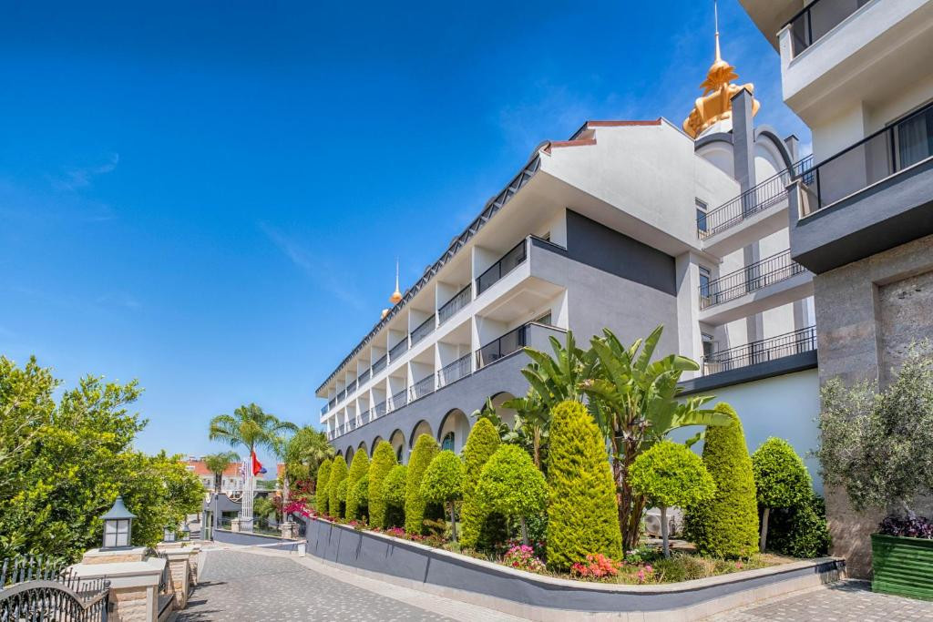 WELL PALACE SIDE (EX.SIDE CROWN CHARM PALACE HOTEL) фото 6
