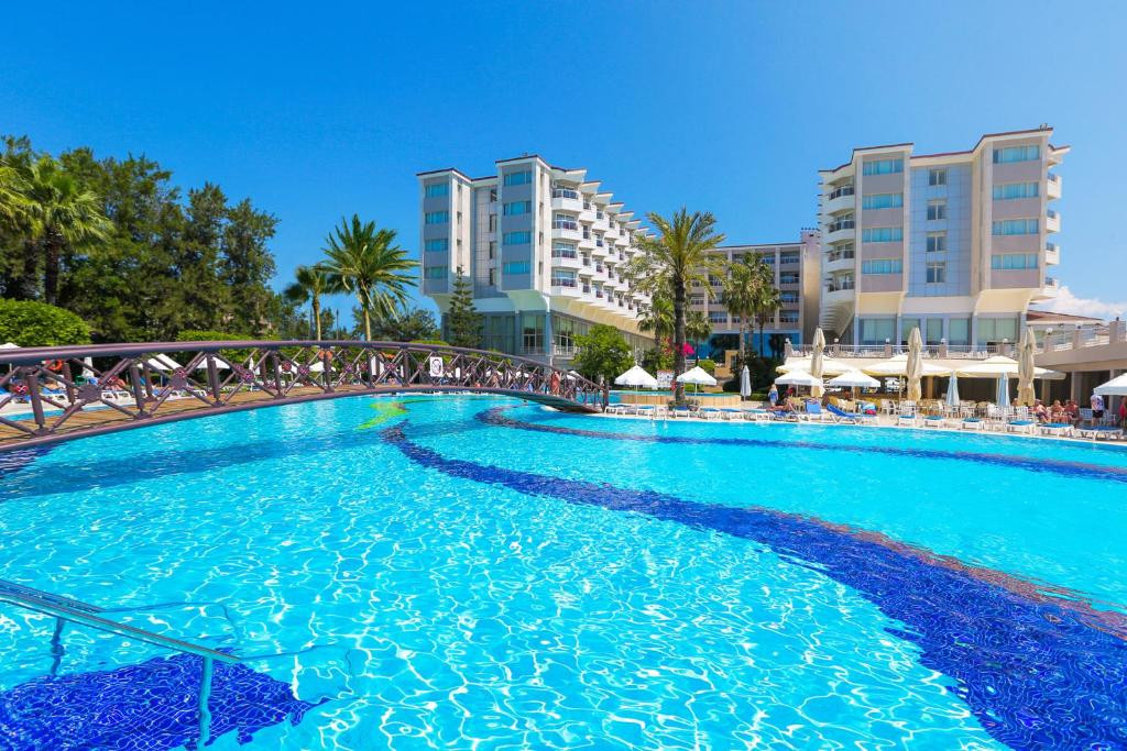 TERRACE BEACH RESORT