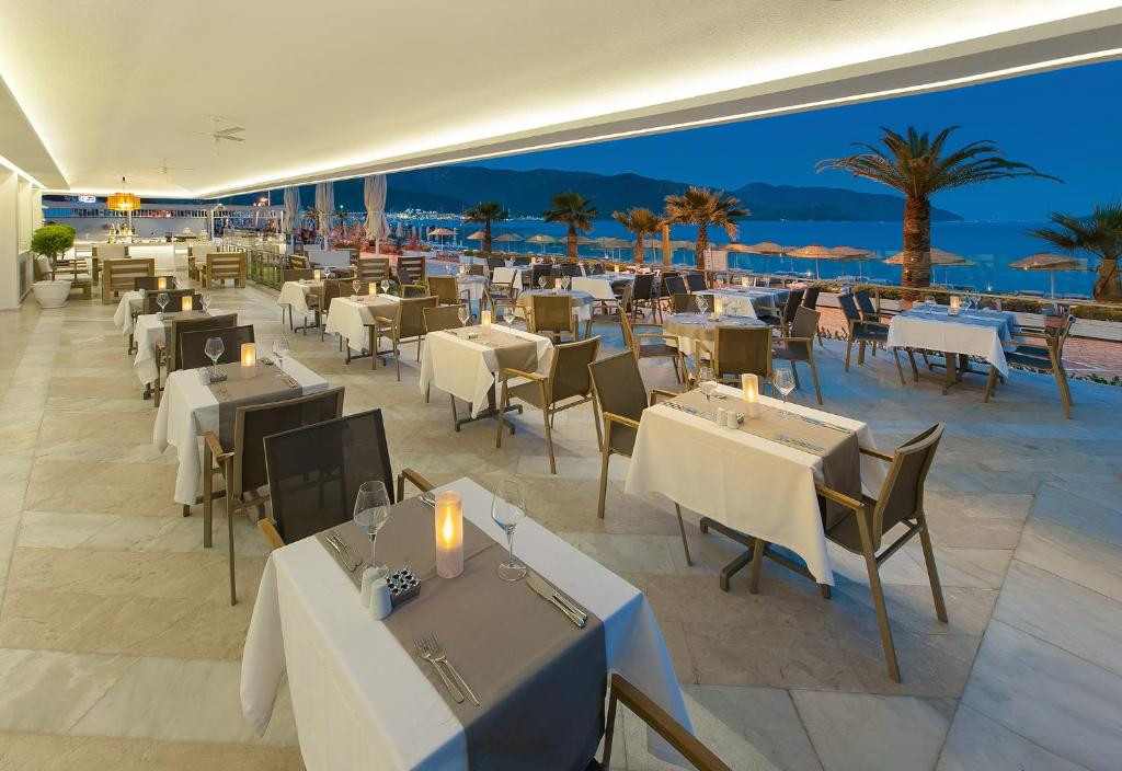 THE BEACHFRONT HOTEL ADULT ONLY 16+ фото 3