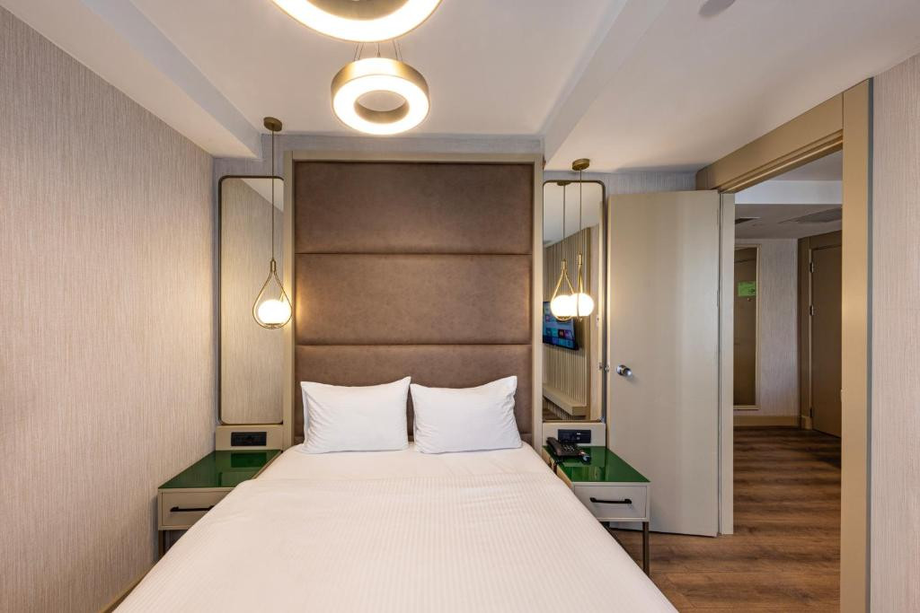 THE NEST HOTEL фото 2