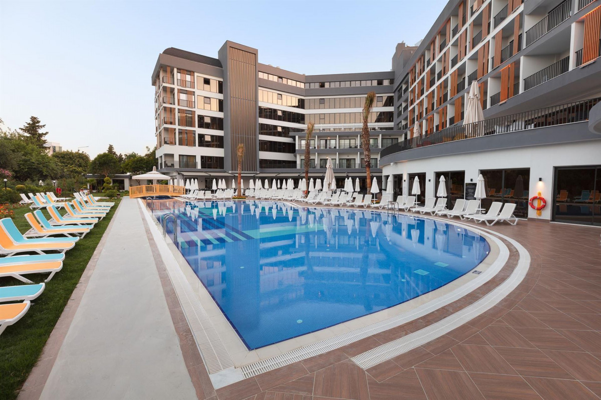 THE RAGA SIDE FINE DINING ADULTS ONLY 16+ фото 3