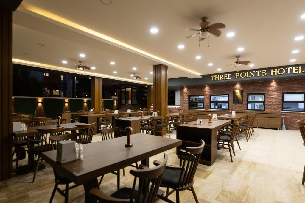 THREE POINTS HOTEL фото 3