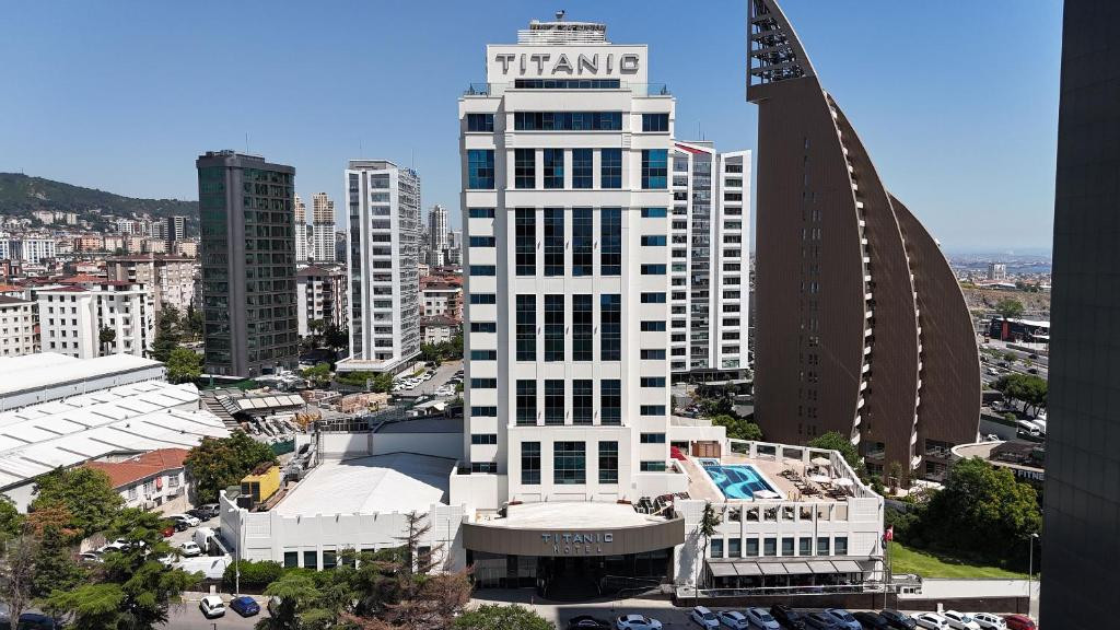 TITANIC BUSINESS KARTAL фото 2
