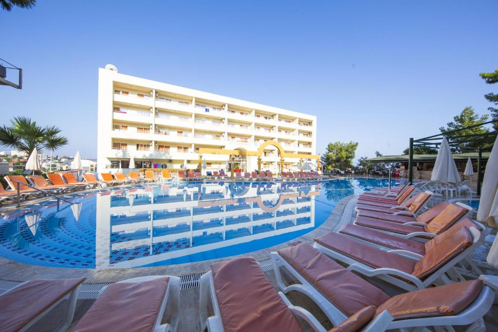 TUNTAS FAMILY SUITE KUSADASI