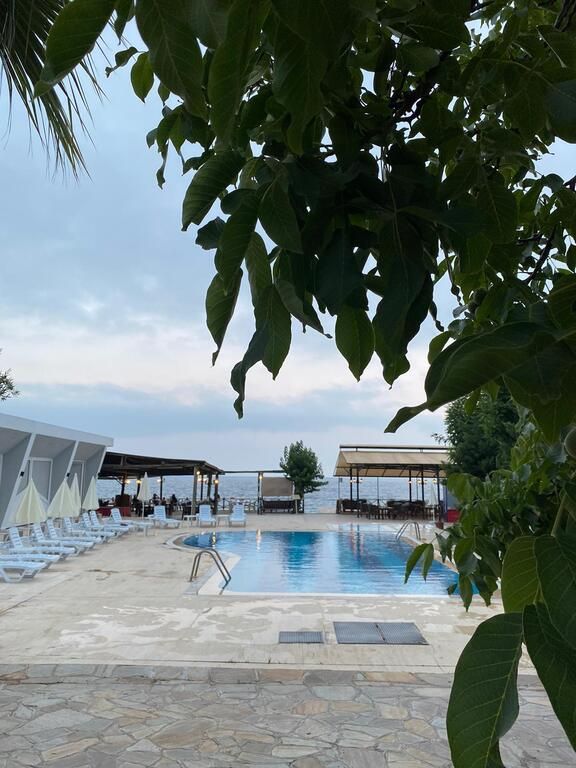 UGUR HOTEL BEACH фото 2