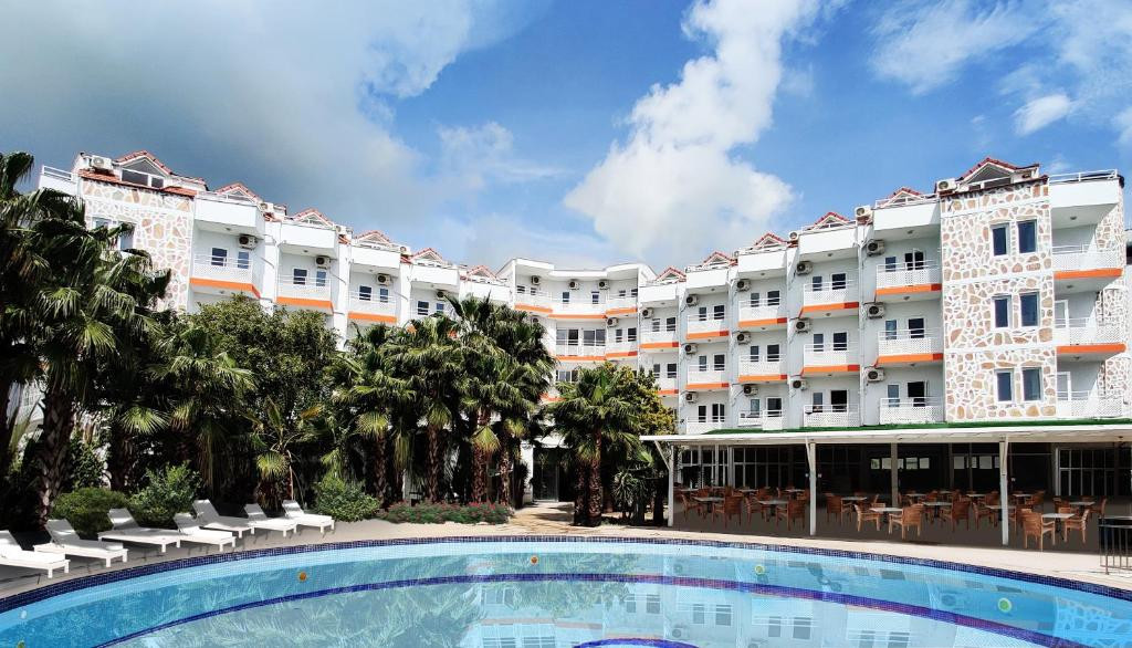UK HOTEL KIRIS (EX. KIRIS ROSE, SAILORS PARK)