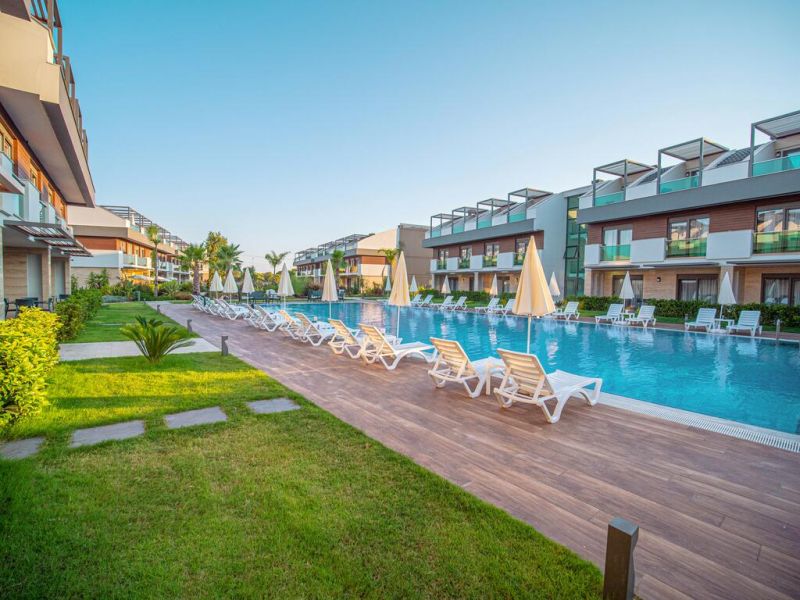 VERANDA BEACH SUITES