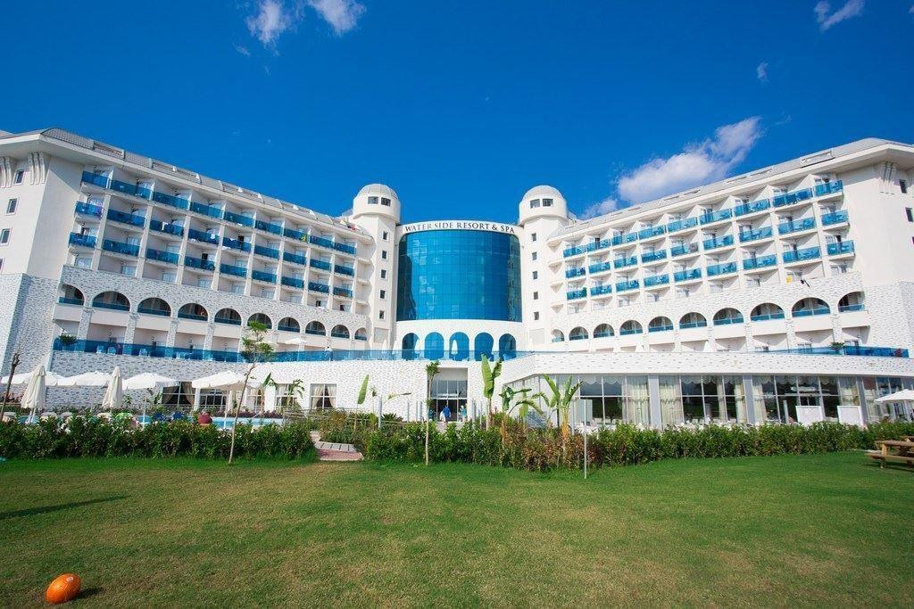 WATER SIDE RESORT & SPA