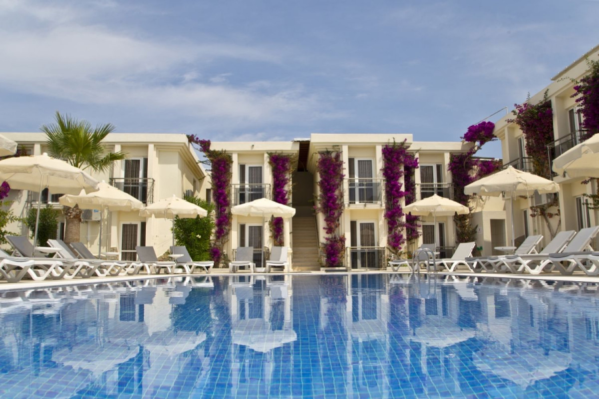 ZUZUU BEACH & HOTEL фото 3