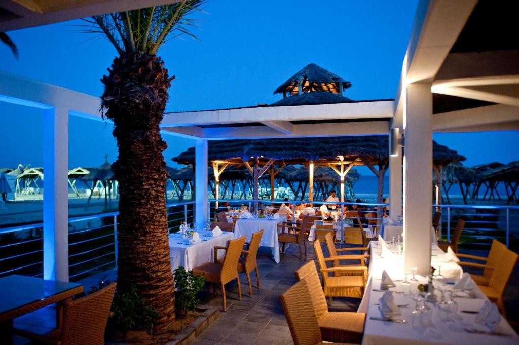THE ORANGERS BEACH RESORT & BUNGALOWS фото 4