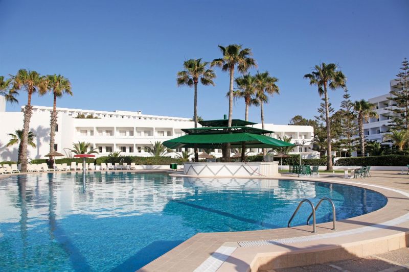 CLUB TROPICANA & SPA RESORT фото 2