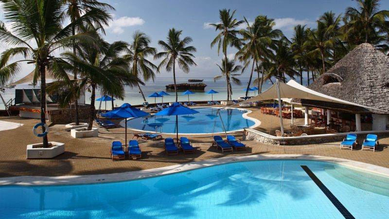 HEMMINGWAYS BEACH RESORT